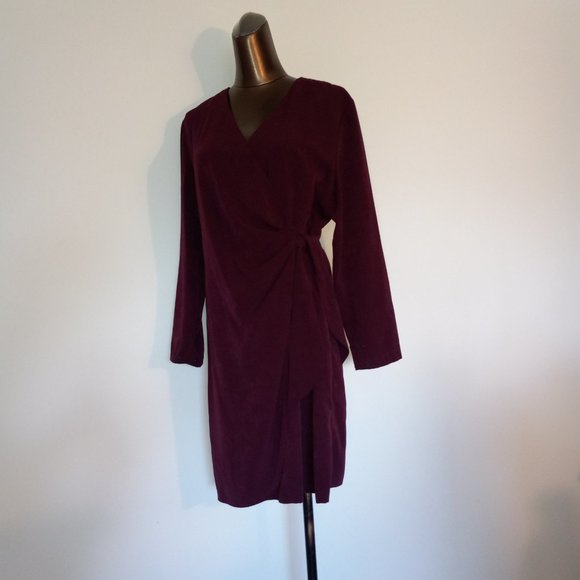 Vintage burgundy v-neck knee-length wrap dress - Picture 2 of 14
